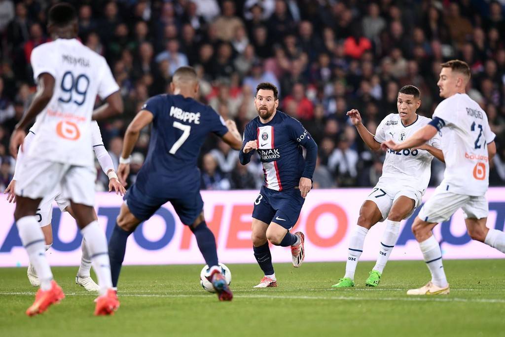 包含冲刺阶段托特纳姆调整名单以备欧超杯，调整名单环节打磨，赛场秩序良好，赛程密集仍需轮换的词条-爱游戏app官网