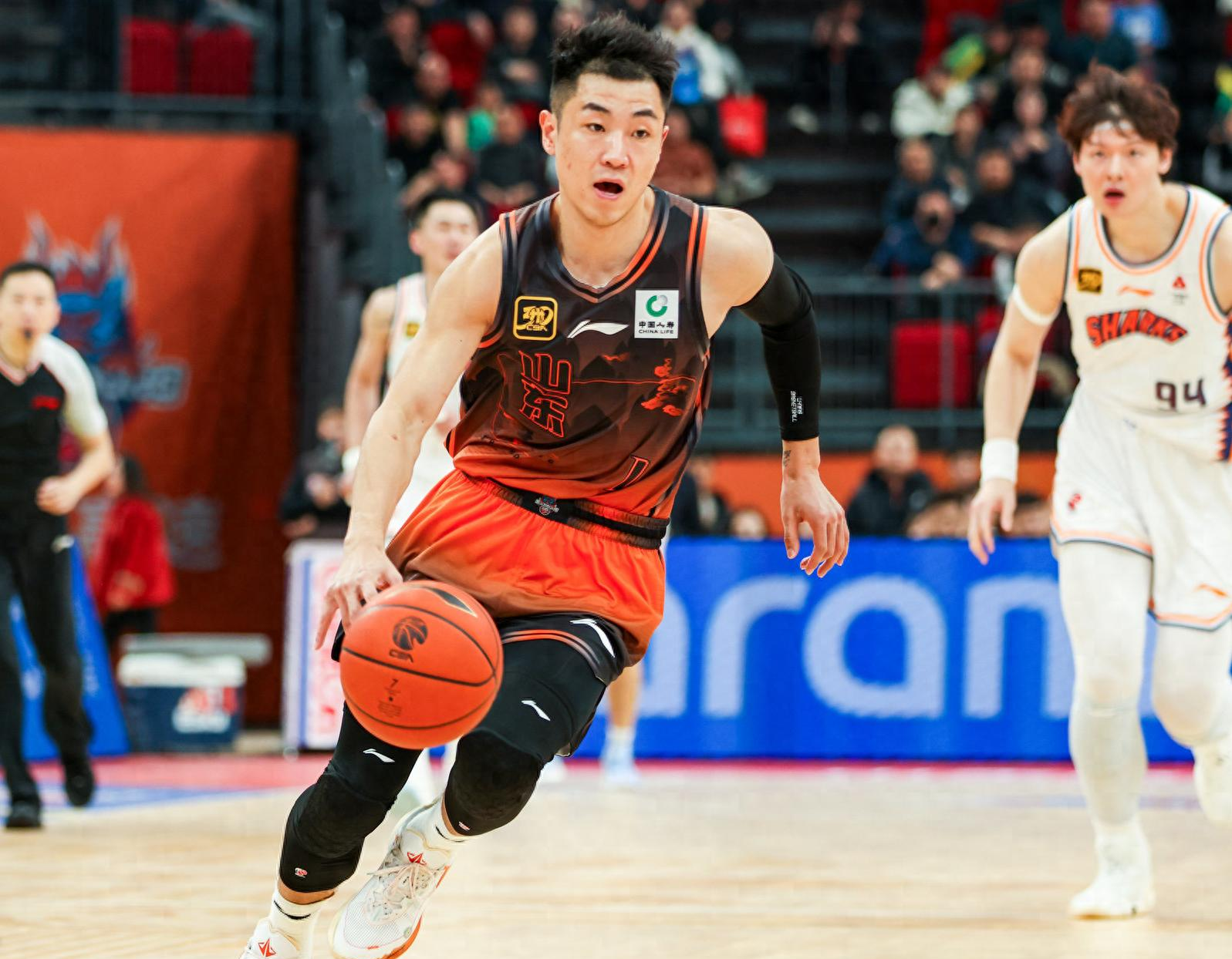  今晚山东男篮备战亚冠，单刀错失细节曝光，更衣室稳定，细节决定成败-爱游戏综合平台