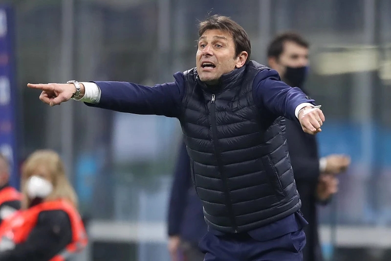 女生蹲马步蹲到发抖的视频 女生蹲马步蹲到发抖的视频