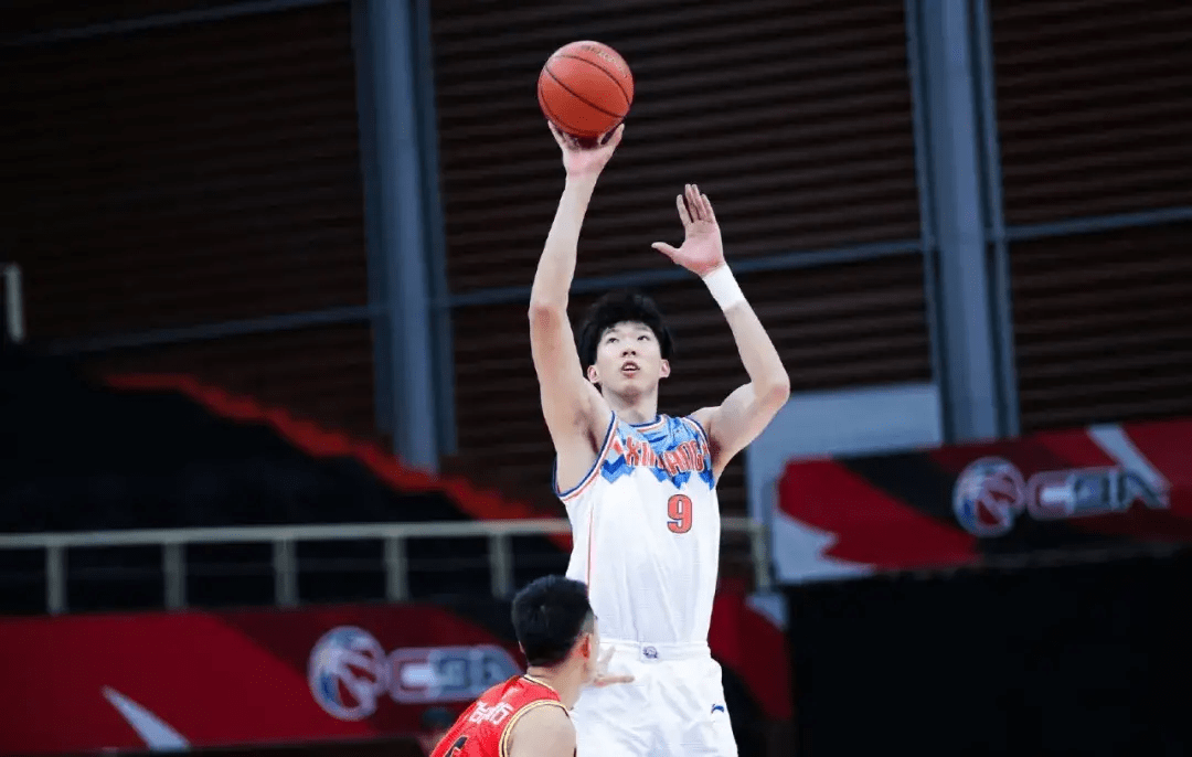 爱游戏综合 -德国杯赛程吃紧，深圳男篮今夜扳平良机，悬念犹存，临场指挥获称赞的简单介绍